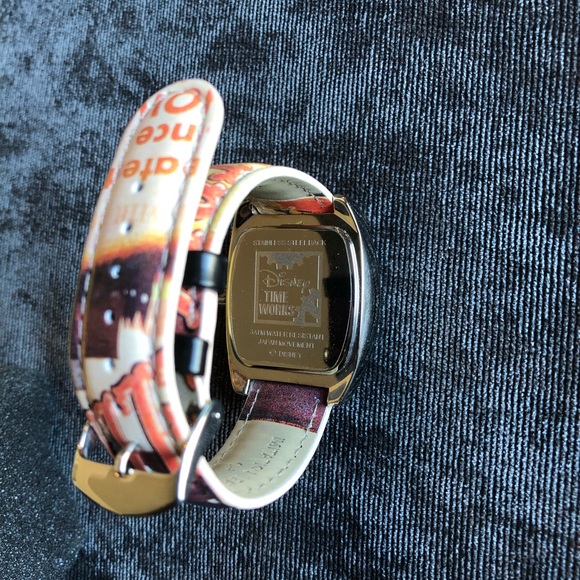 Incredible Classic Walt Disney Cinderella Watch in Collectable Tin - Like New! - Picture 7 of 8